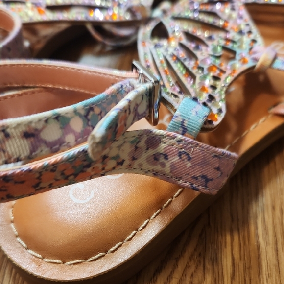 Copper Key Butterfly Rhinestone Sandals - Picture 10 of 12